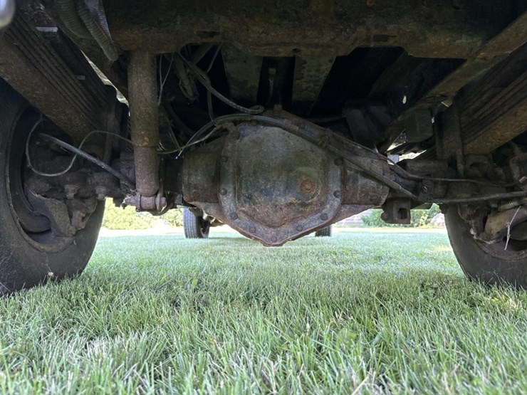 2001-chevrolet-3500-image-40