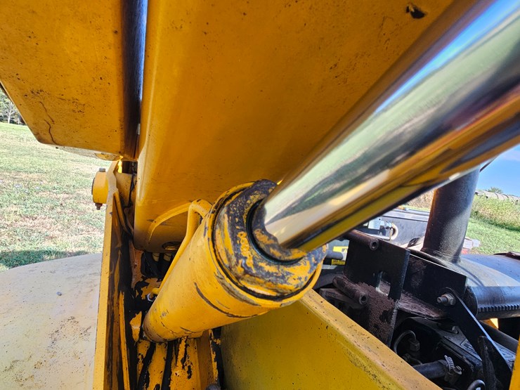 2001-jcb-520-image-83