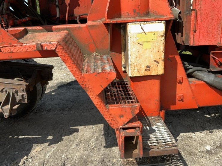 john-deere-12-image-27