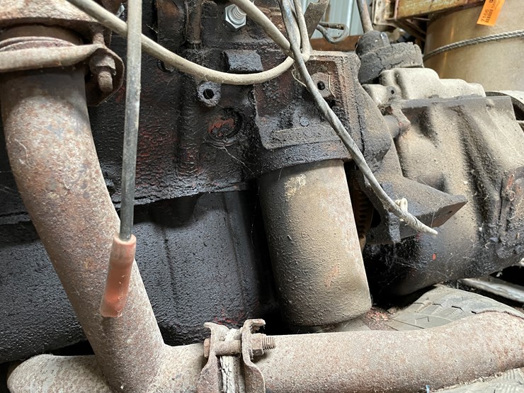 #7165-•-engine-and-transmission-image-15