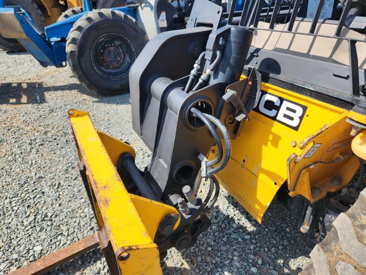 jcb-520-50-image-13