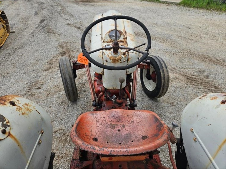 2017-ford-tractor-image-16