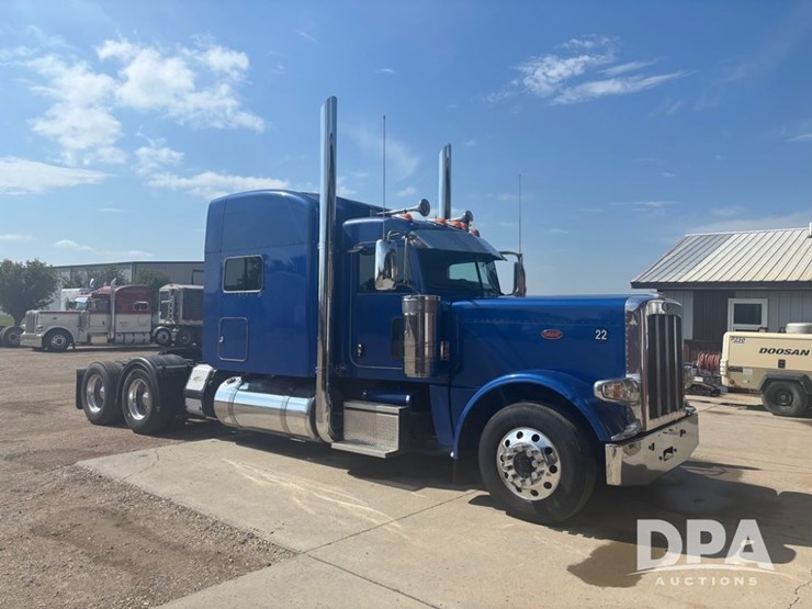 2017-peterbilt-389-image-5