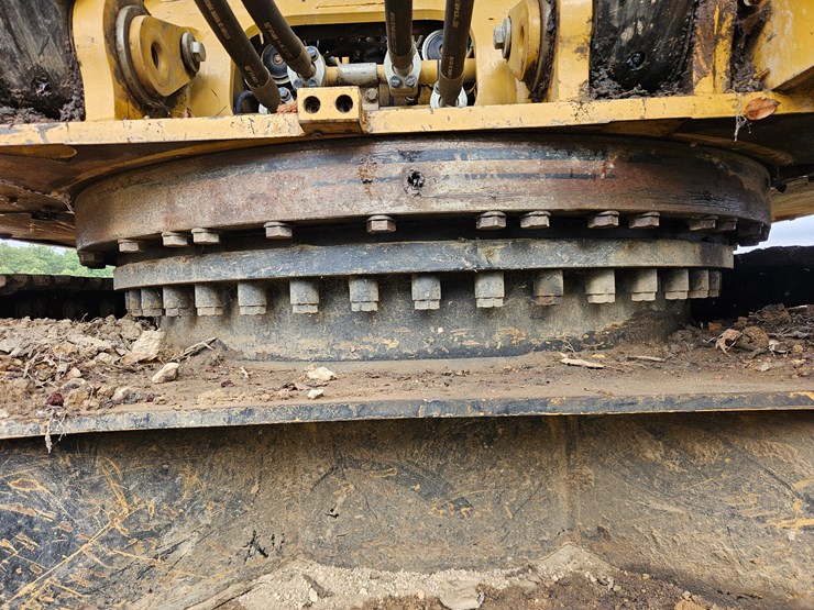 2017-caterpillar-336f-image-113