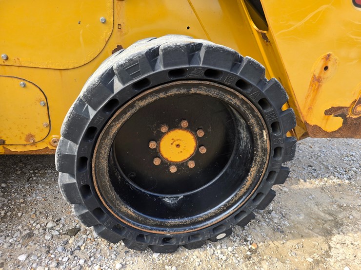 2020-caterpillar-262d3-image-46