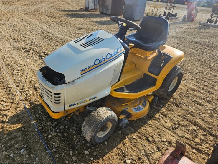cub-cadet-lt2138-image-1
