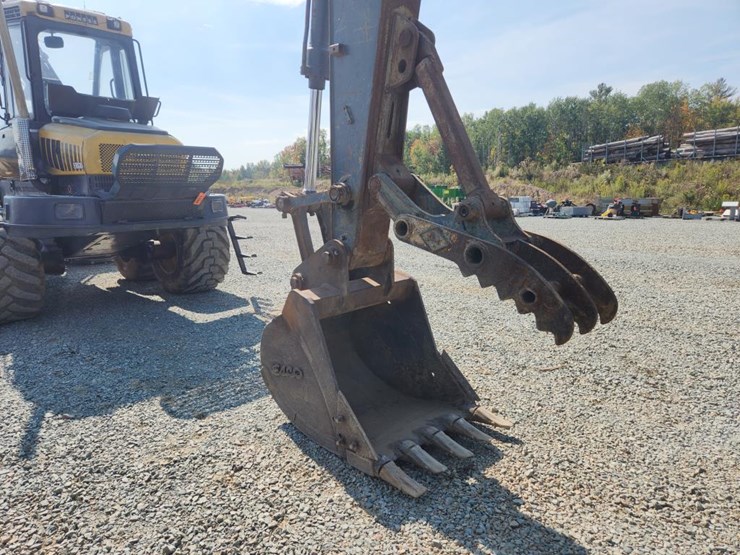 deere-160g-lc-image-11