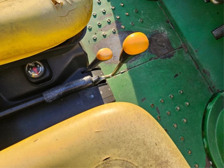 john-deere-gator-image-21