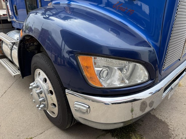 2019-kenworth-t270-image-18