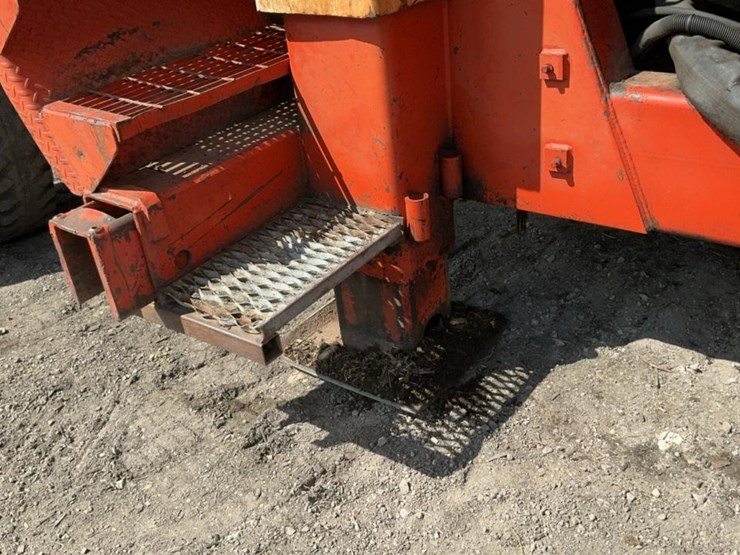 john-deere-12-image-43