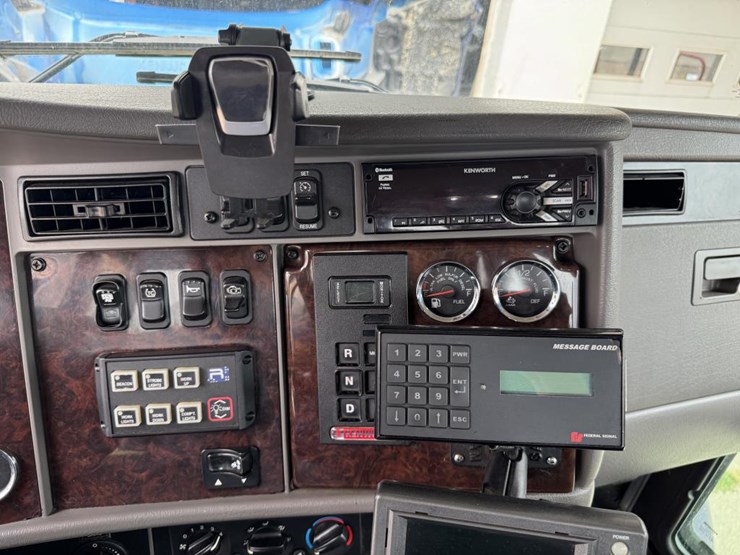 2019-kenworth-t270-image-64