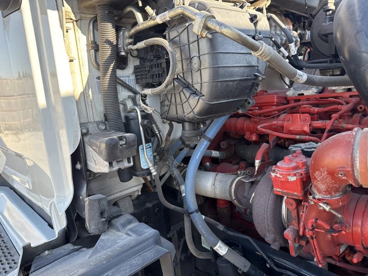 2022-peterbilt-579-image-20