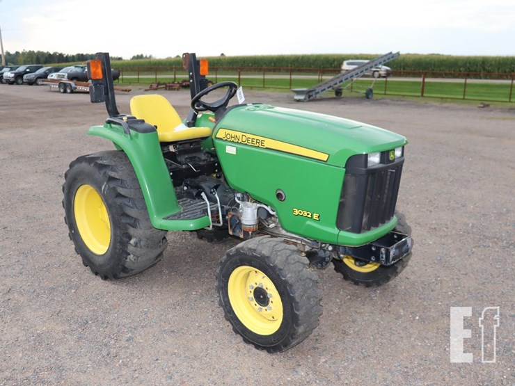 john-deere-3032e-image-1