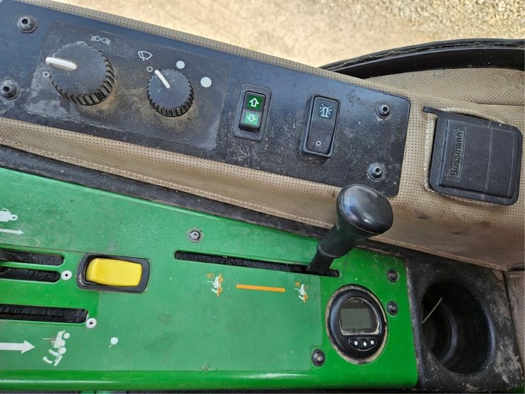 john-deere-1575-image-25