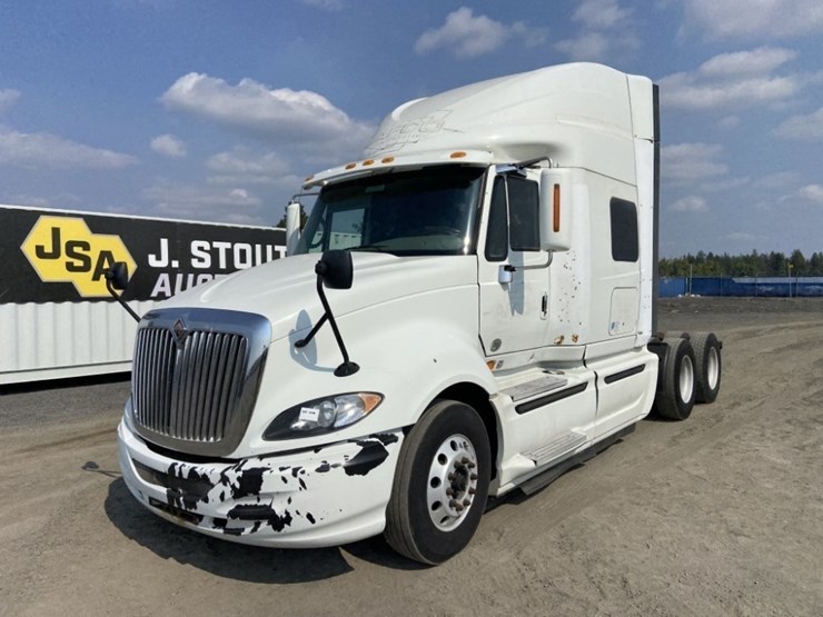 2010-international-prostar-image-1