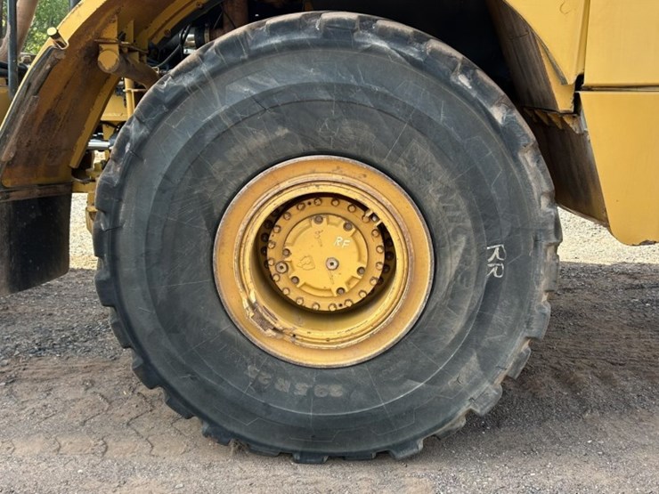 caterpillar-745-image-113