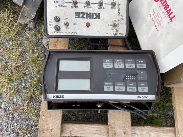 kinze-2300-image-45