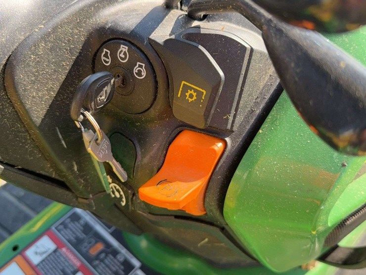john-deere-x758-image-11