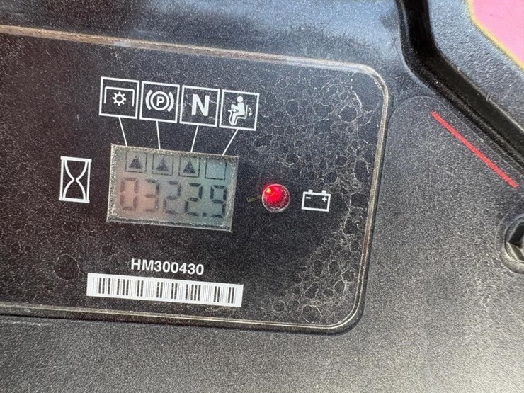 2019-toro-titan-2000-zero-turn-mower-image-7