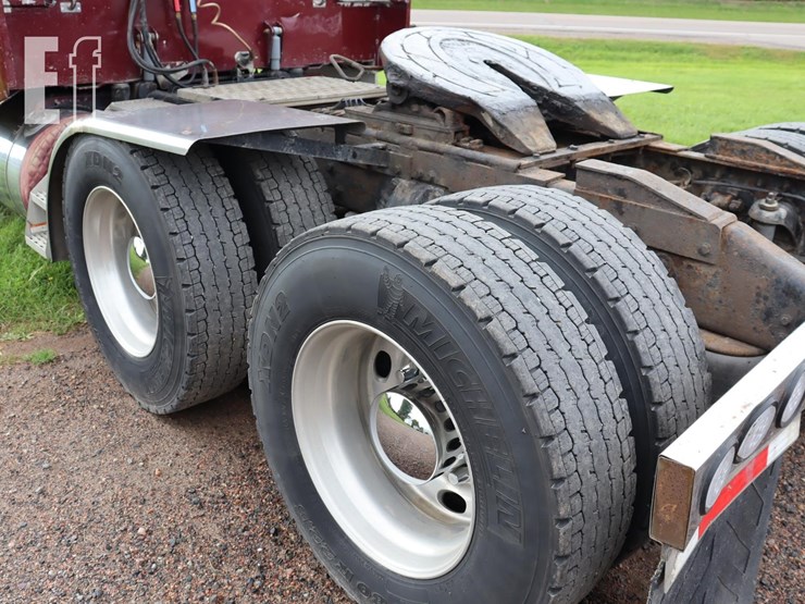 2006-peterbilt-379-image-9