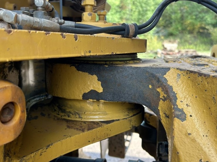 caterpillar-745-image-47