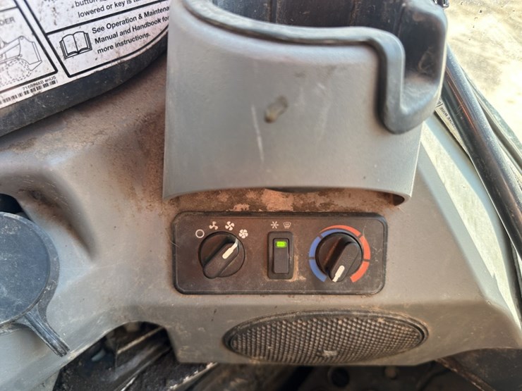 2019-bobcat-t650-image-24