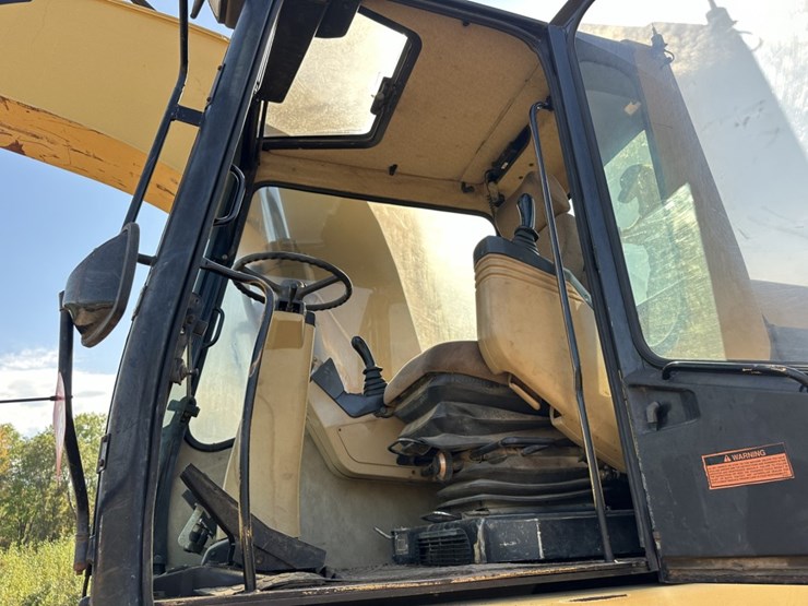2001-caterpillar-m320-image-40