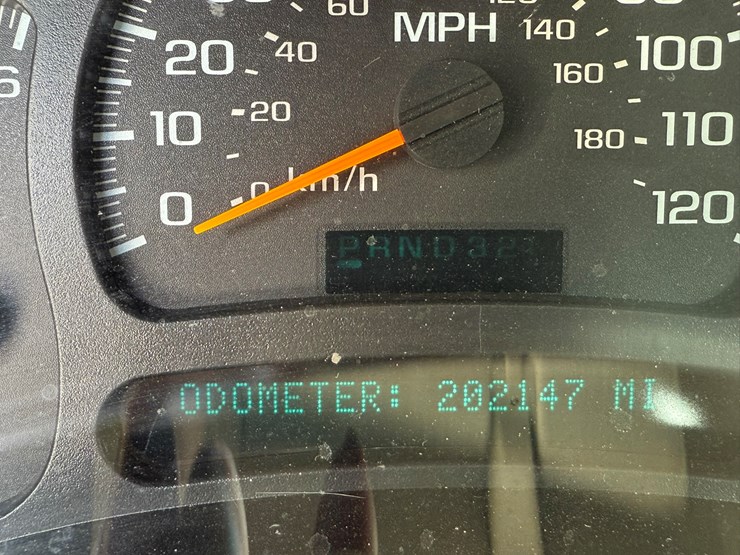 2003-chevrolet-silverado-image-29