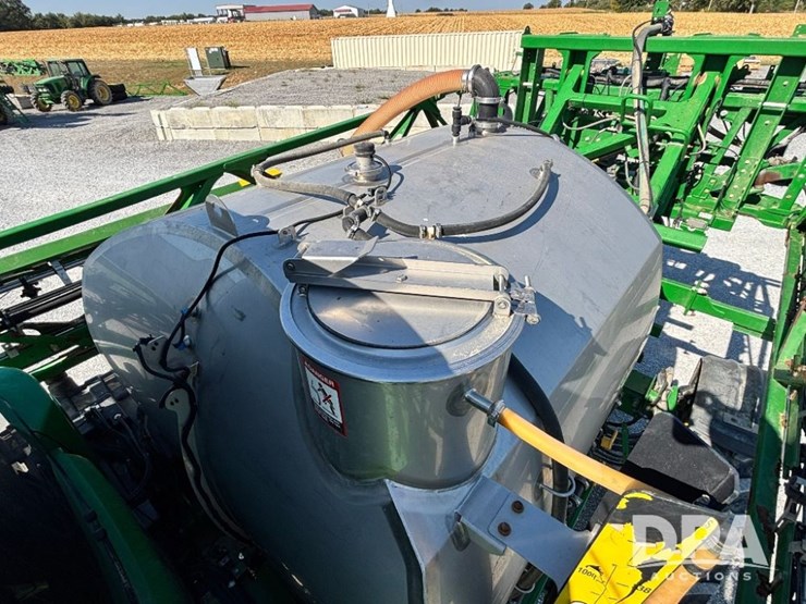 2014-john-deere-r4038-image-124