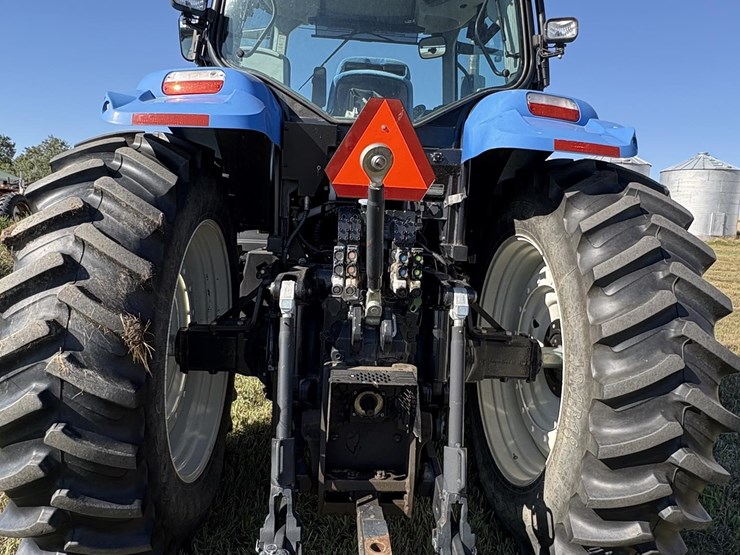 2010-new-holland-t7040-image-5