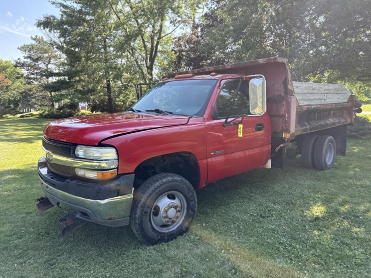 2001-chevrolet-3500-image-1