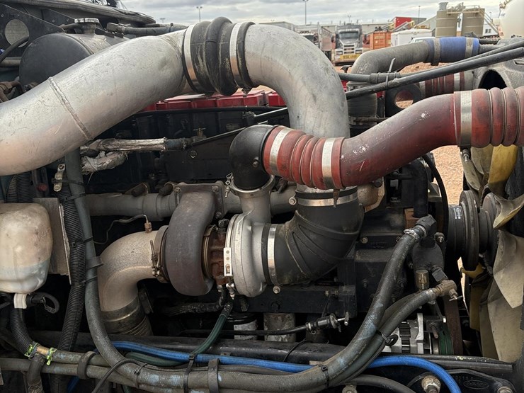 2004-peterbilt-379-image-36