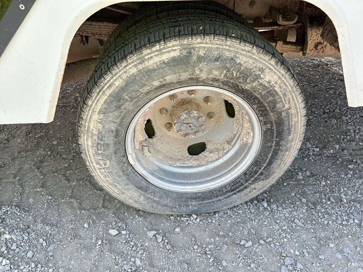 2015-ford-f350-image-28