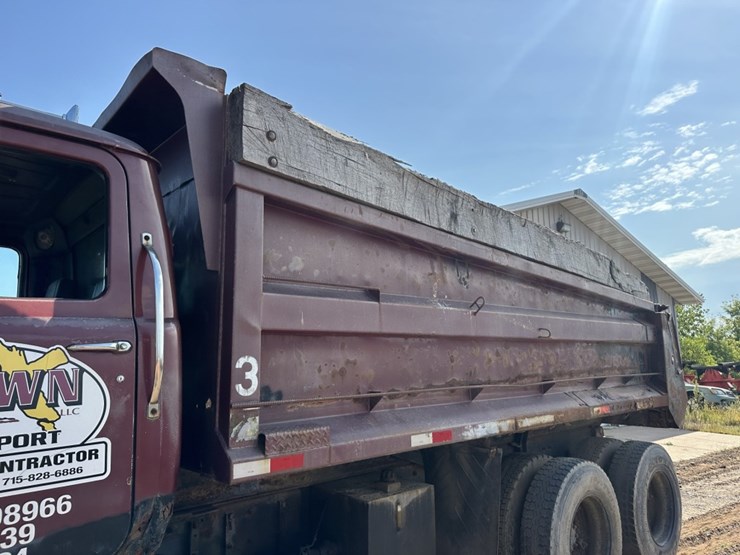 1997-mack-dm690s-image-10