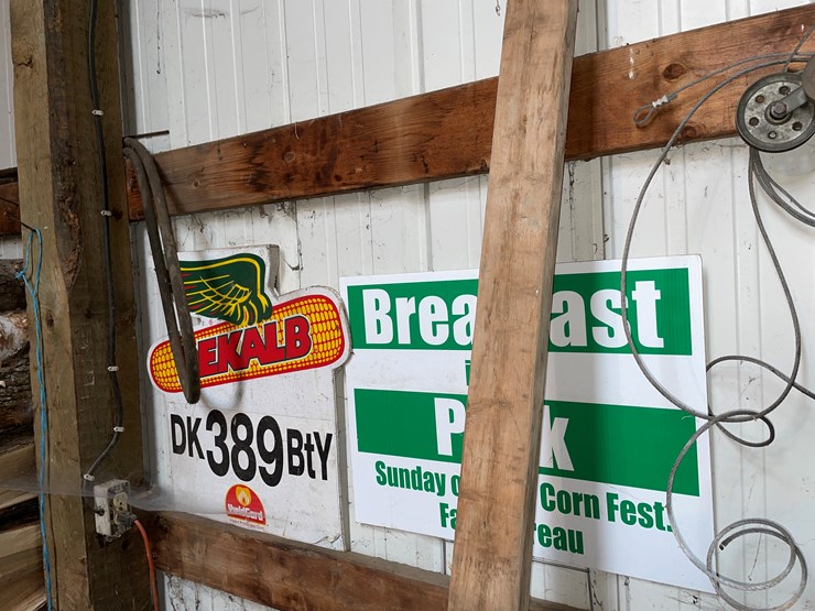 #7178-•-variety-of-signs-image-15