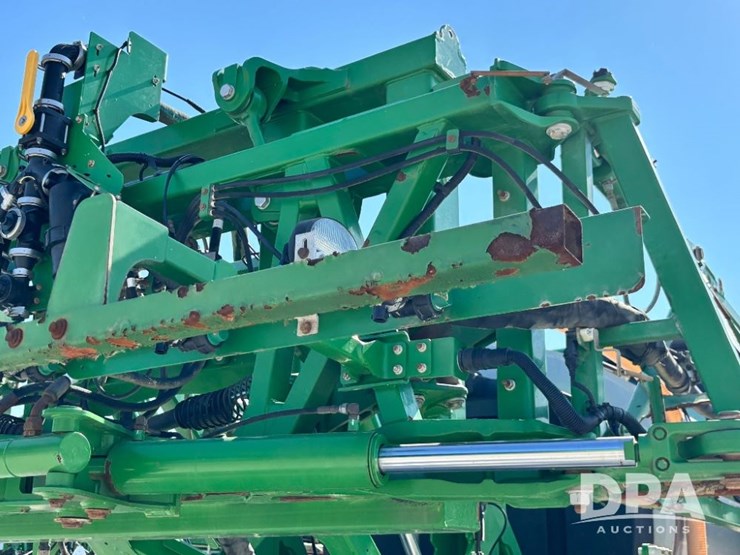 2014-john-deere-r4038-image-108