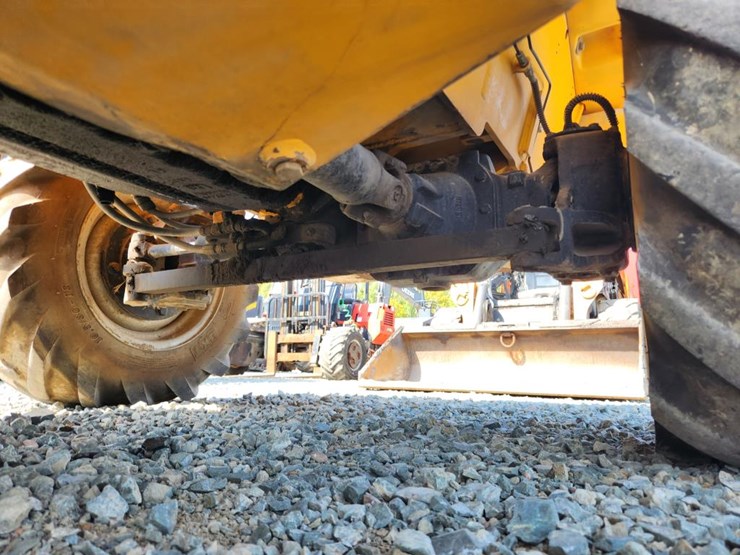 jcb-520-50-image-23