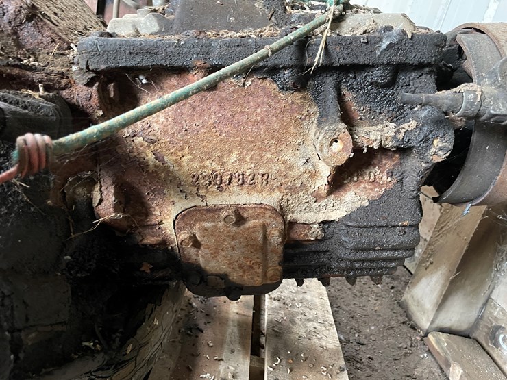 #7152-•-engine-and-transmission-image-7