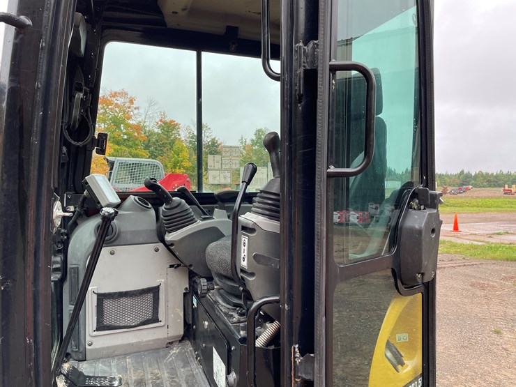 2019-caterpillar-303.5e2-cr-image-49