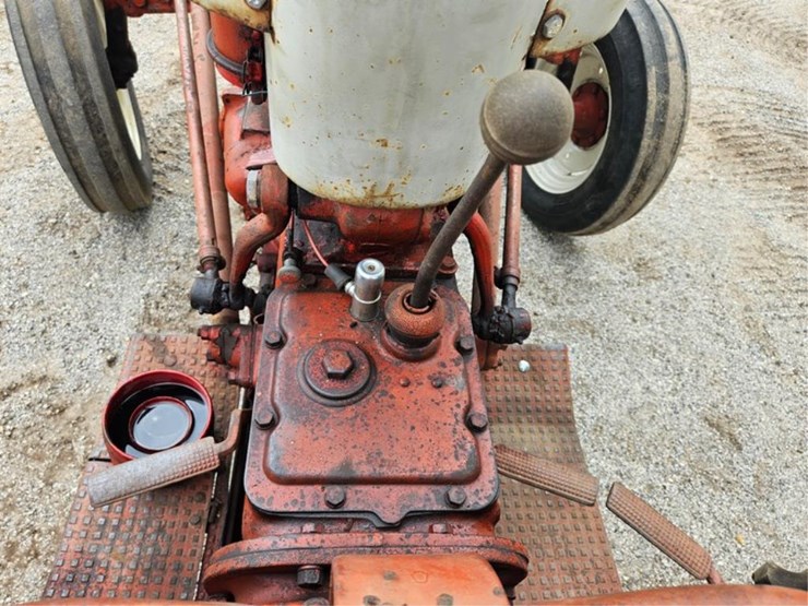2017-ford-tractor-image-19