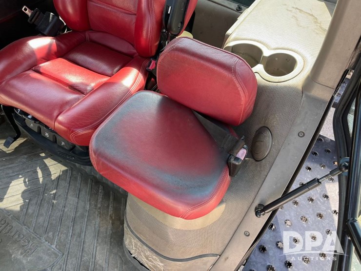 2016-case-ih-patriot-3340-image-63