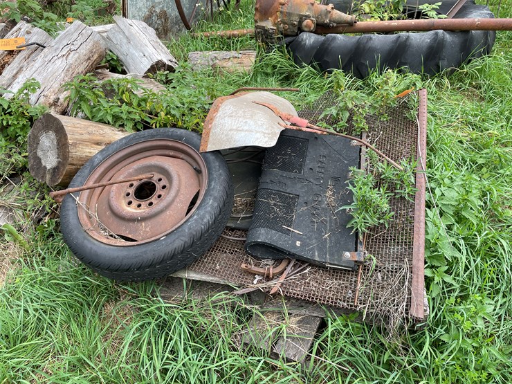 #7131-•-pile-of-scrap-metal-image-1