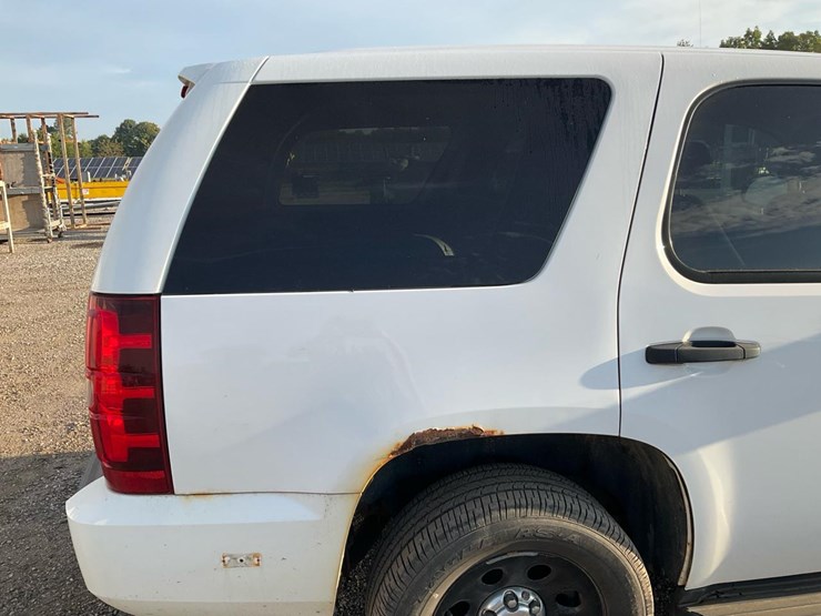 2012-chevrolet-tahoe-image-26