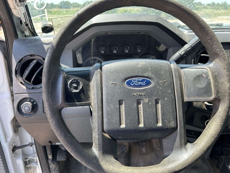 2016-ford-f550-image-13