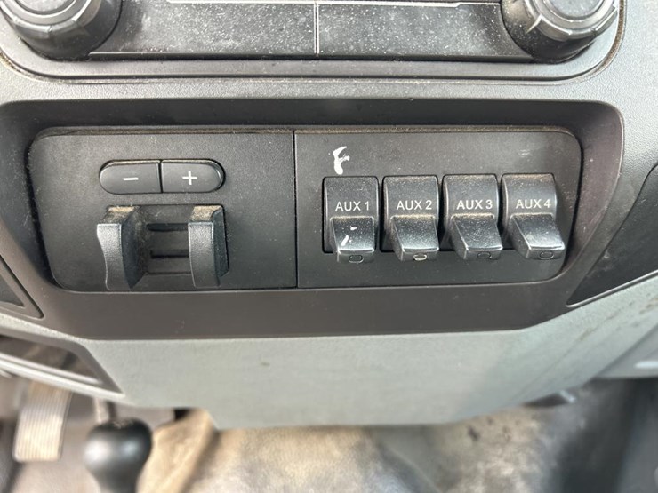 2011-ford-f250-image-46