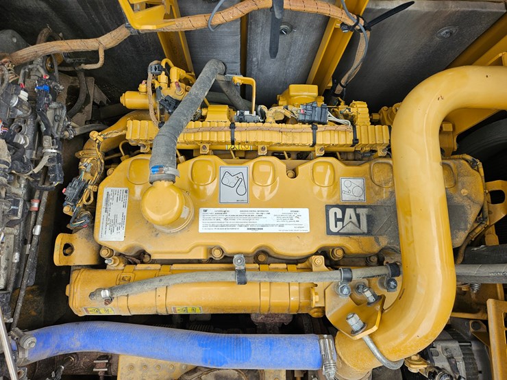 2017-caterpillar-336f-image-34