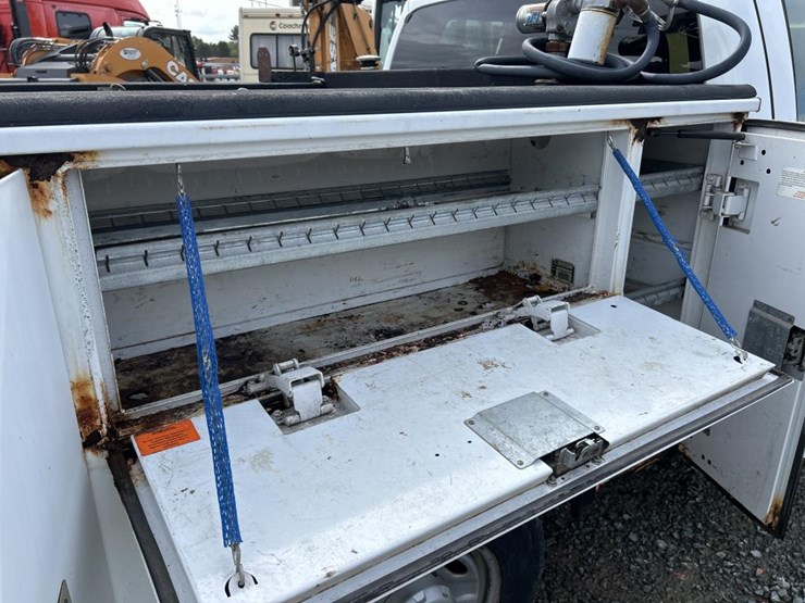 2011-ford-f250-image-16