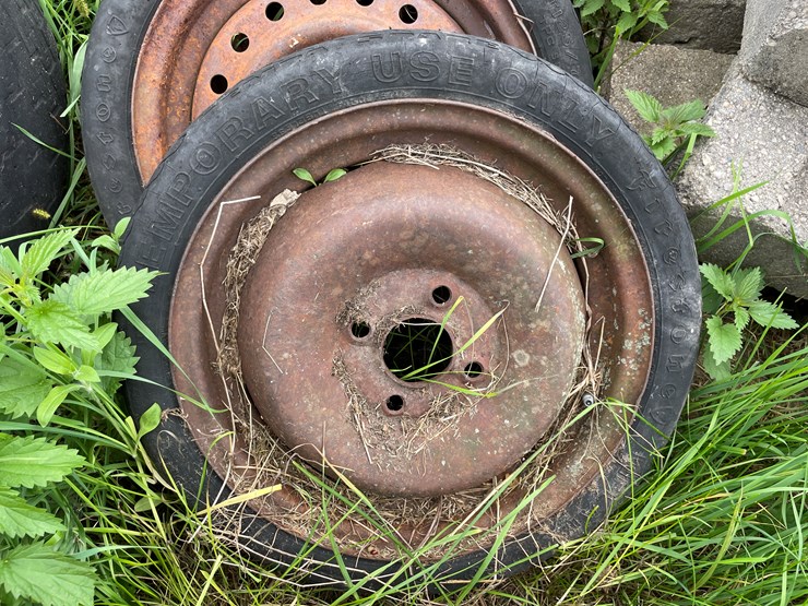 #7128-•-lot-of-used-rubber-wheels-on-metal-rims-image-6