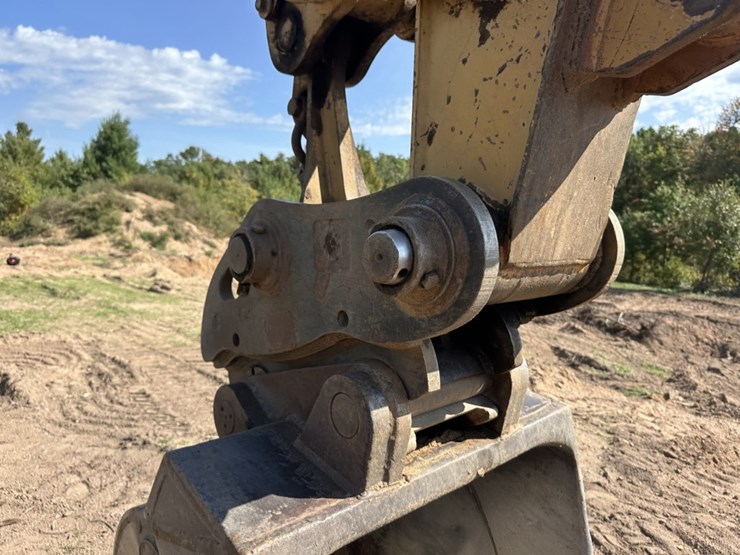 2001-caterpillar-m320-image-22