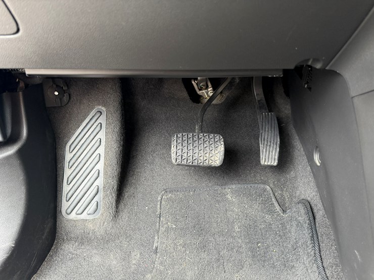 2019-buick-encore-image-24